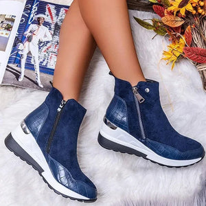 Elegância sem esforço: Botas de tornozelo de cunha com fecho lateral para mulher