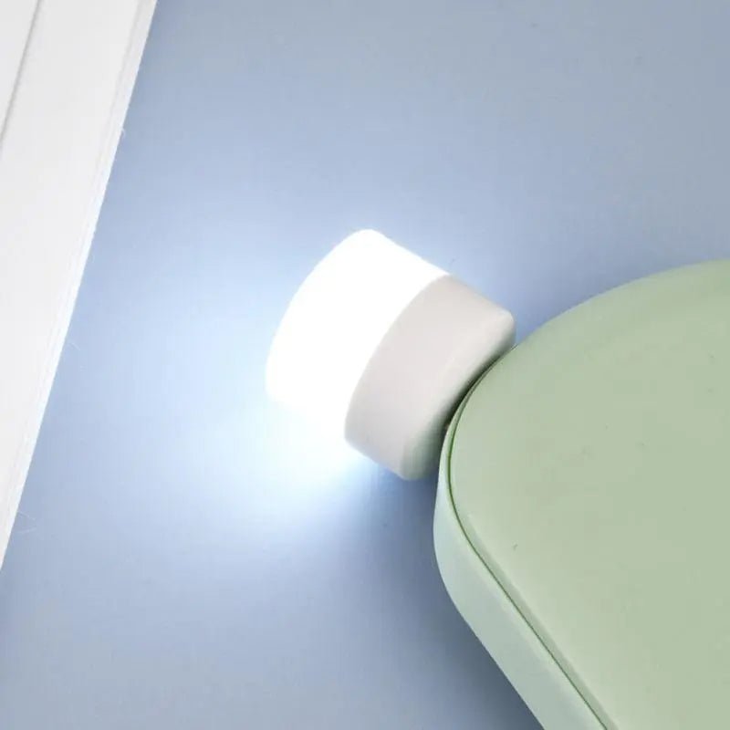 Mini luz nocturna LED portátil com funcionamento USB - Ilumine o seu espaço - Innovoda